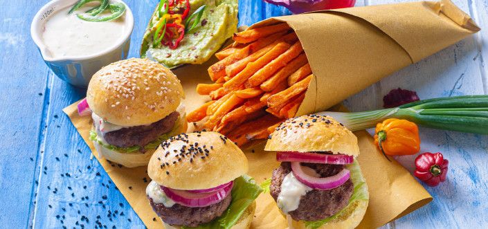 Miniburgery s batátovými hranolkami