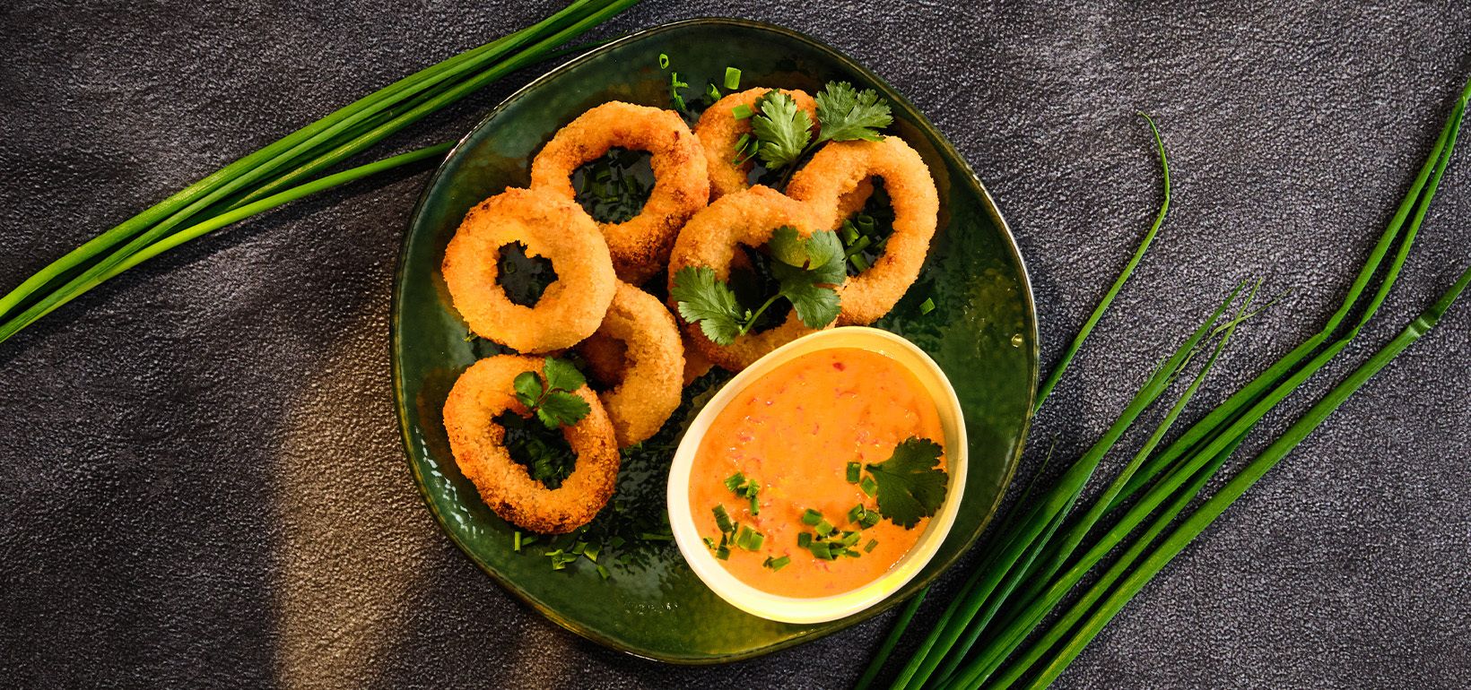 Onion Rings s harissa-majo