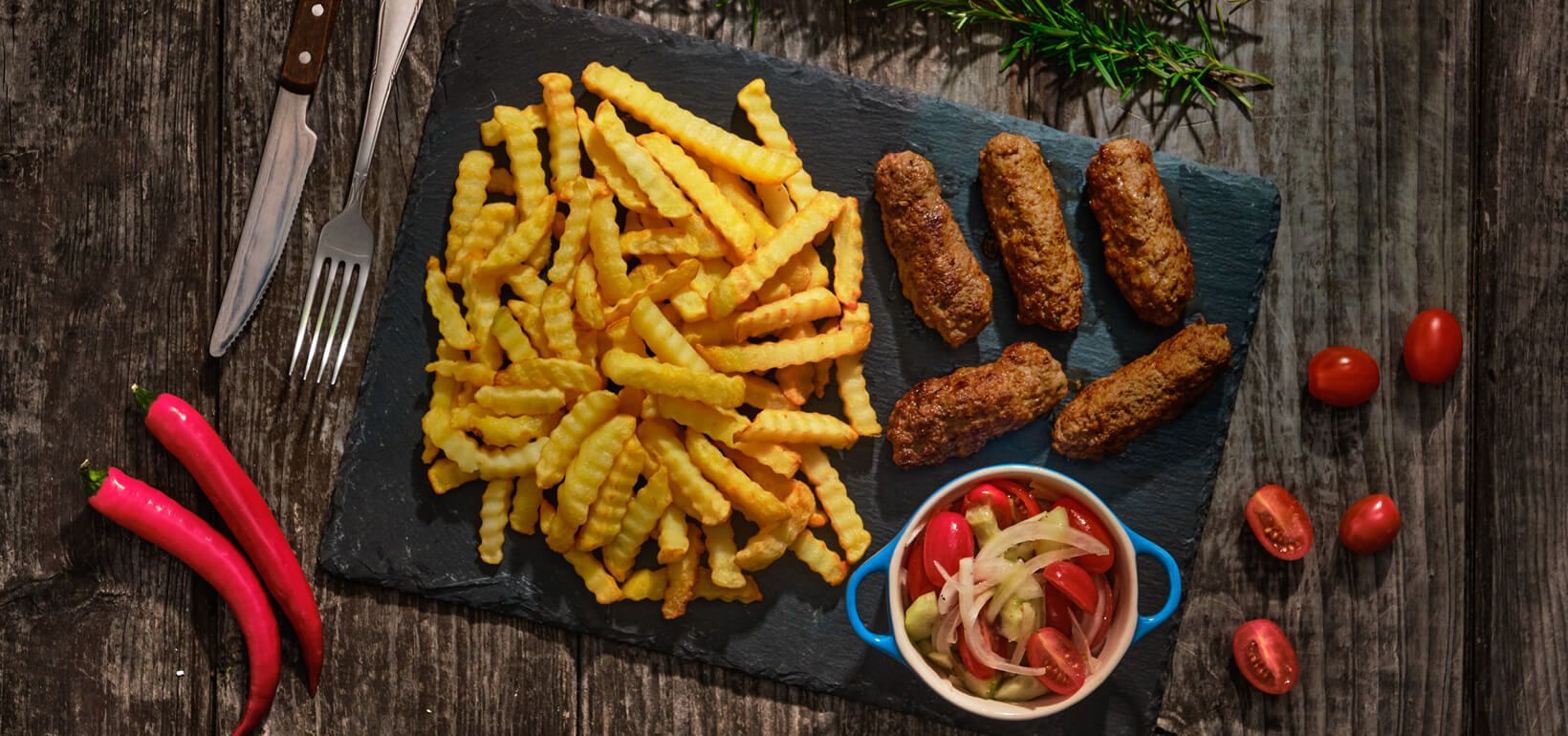 AVIKO ZIG ZAG GRILOVANÉ CEVAPY A JARNÍ SALÁT
